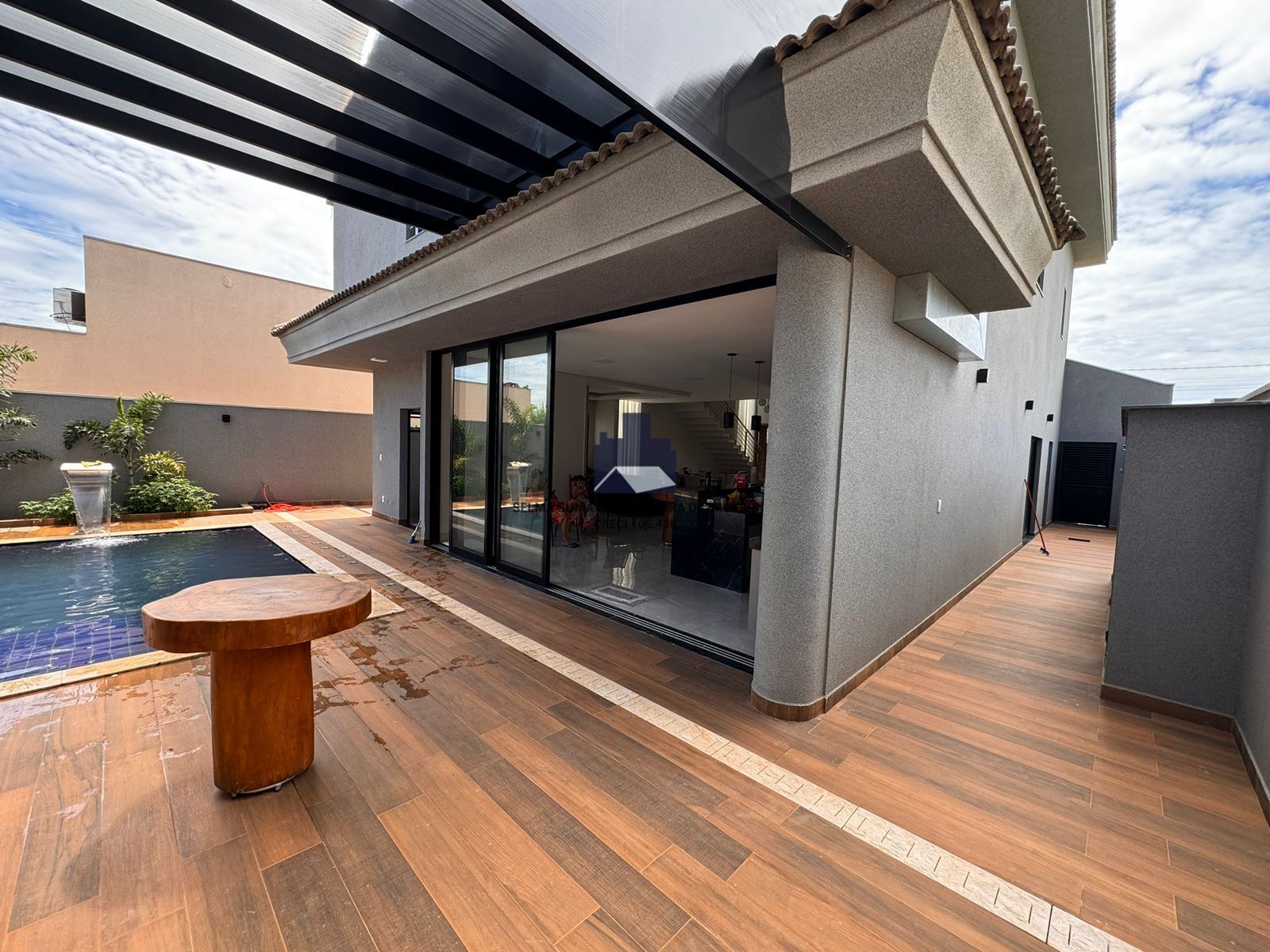 Casa de Condomínio com 3 quartos à venda, 330m² — foto 8 de 23