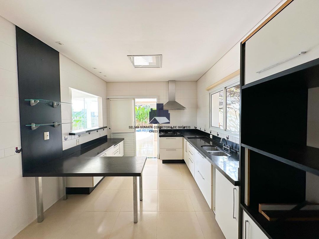 Casa de Condomínio com 4 quartos à venda, 386m² — foto 4 de 10