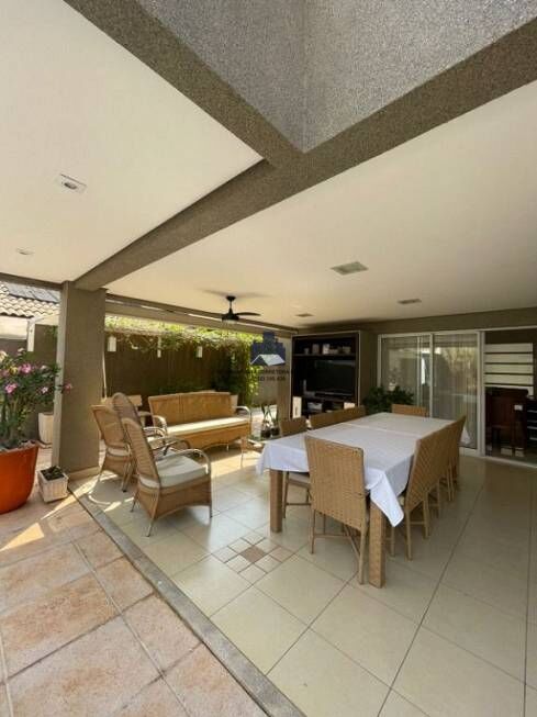 Casa de Condomínio com 4 quartos à venda, 370m² — foto 4 de 29