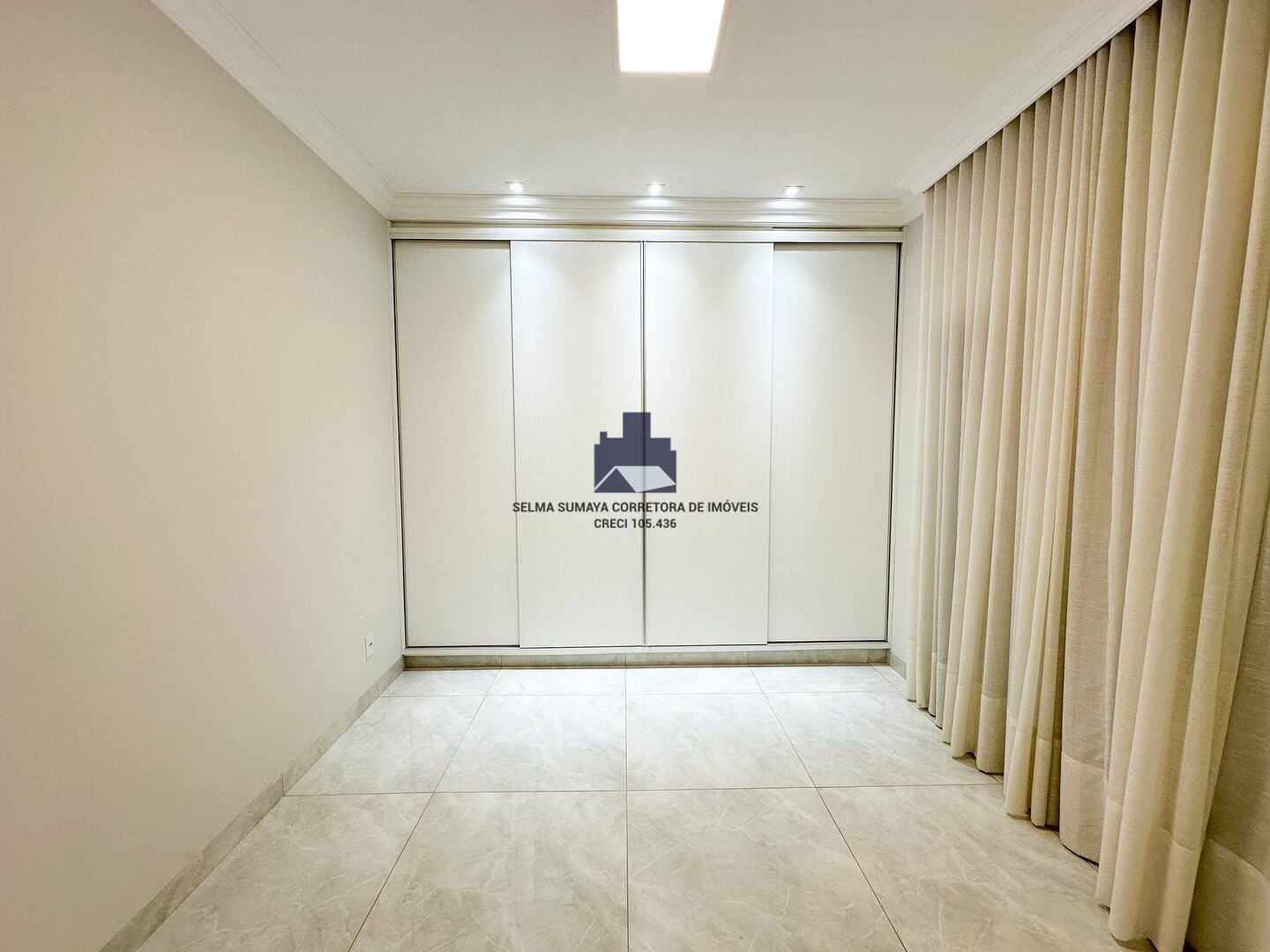 Casa de Condomínio com 4 quartos à venda, 300m² — foto 12 de 18