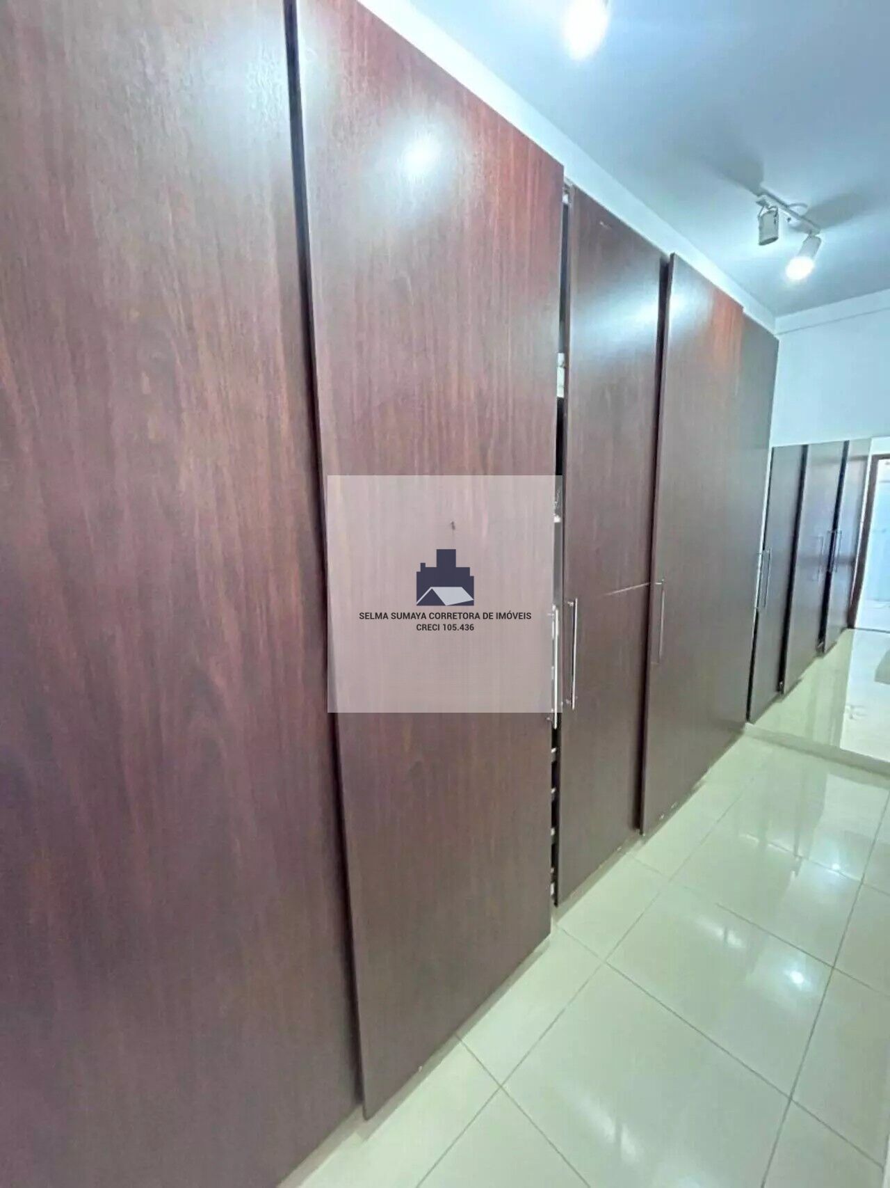 Casa de Condomínio com 4 quartos à venda, 300m² — foto 9 de 18