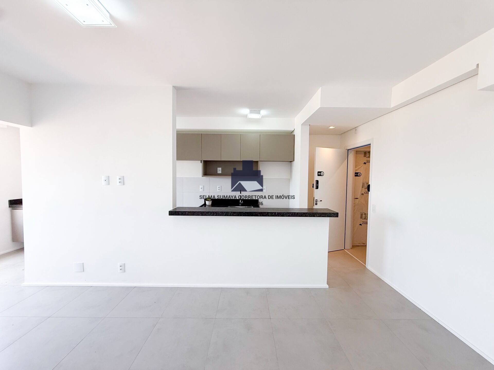Apartamento com 2 quartos à venda, 63m² — foto 2 de 18