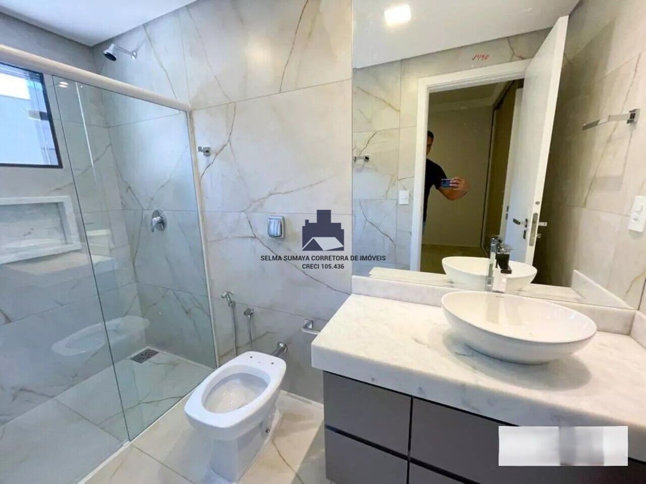 Casa de Condomínio com 3 quartos à venda, 225m² — foto 11 de 23