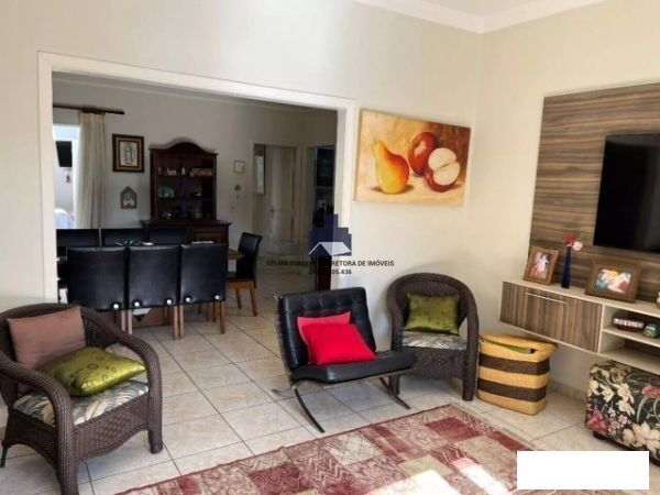Casa com 3 quartos à venda, 229m² — foto 4 de 25