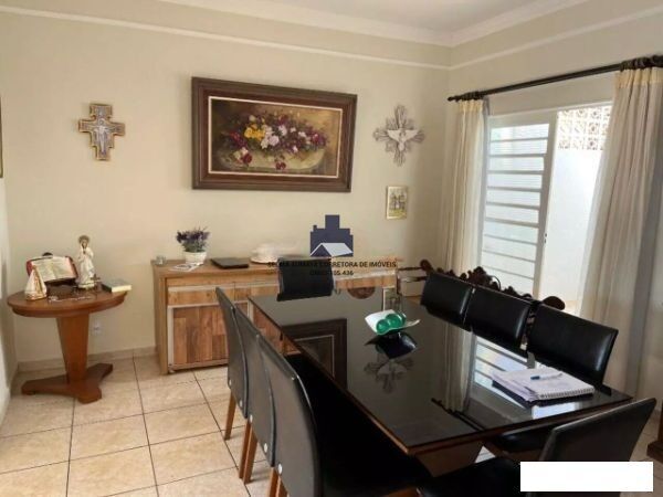 Casa com 3 quartos à venda, 229m² — foto 12 de 25
