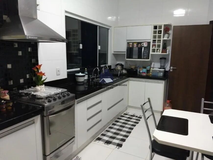 Casa de Condomínio com 3 quartos à venda, 250m² — foto 5 de 14