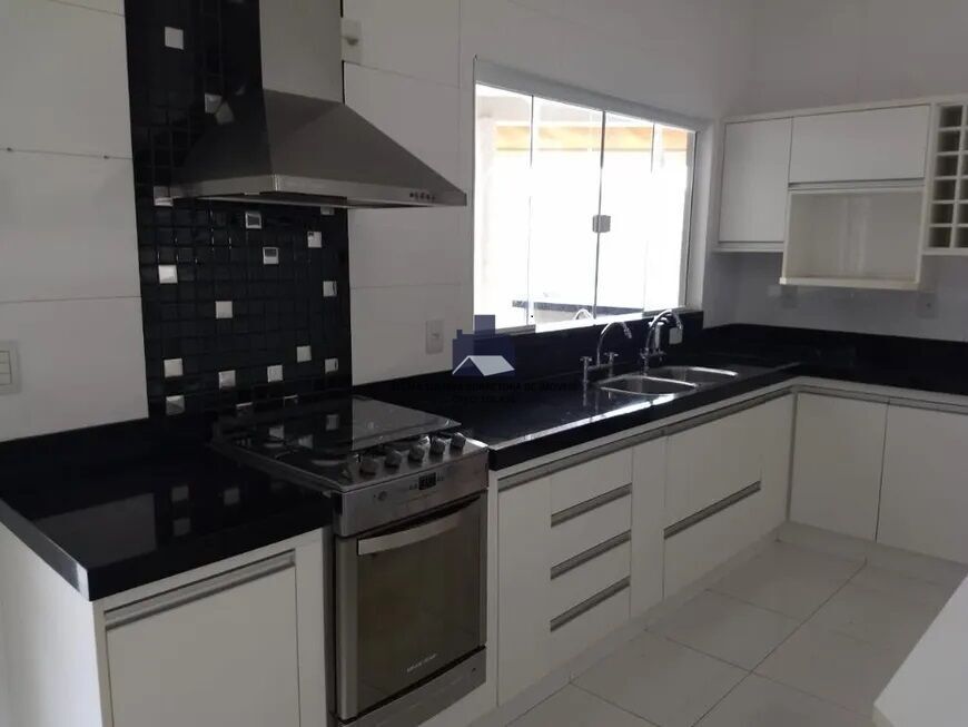 Casa de Condomínio com 3 quartos à venda, 250m² — foto 9 de 14
