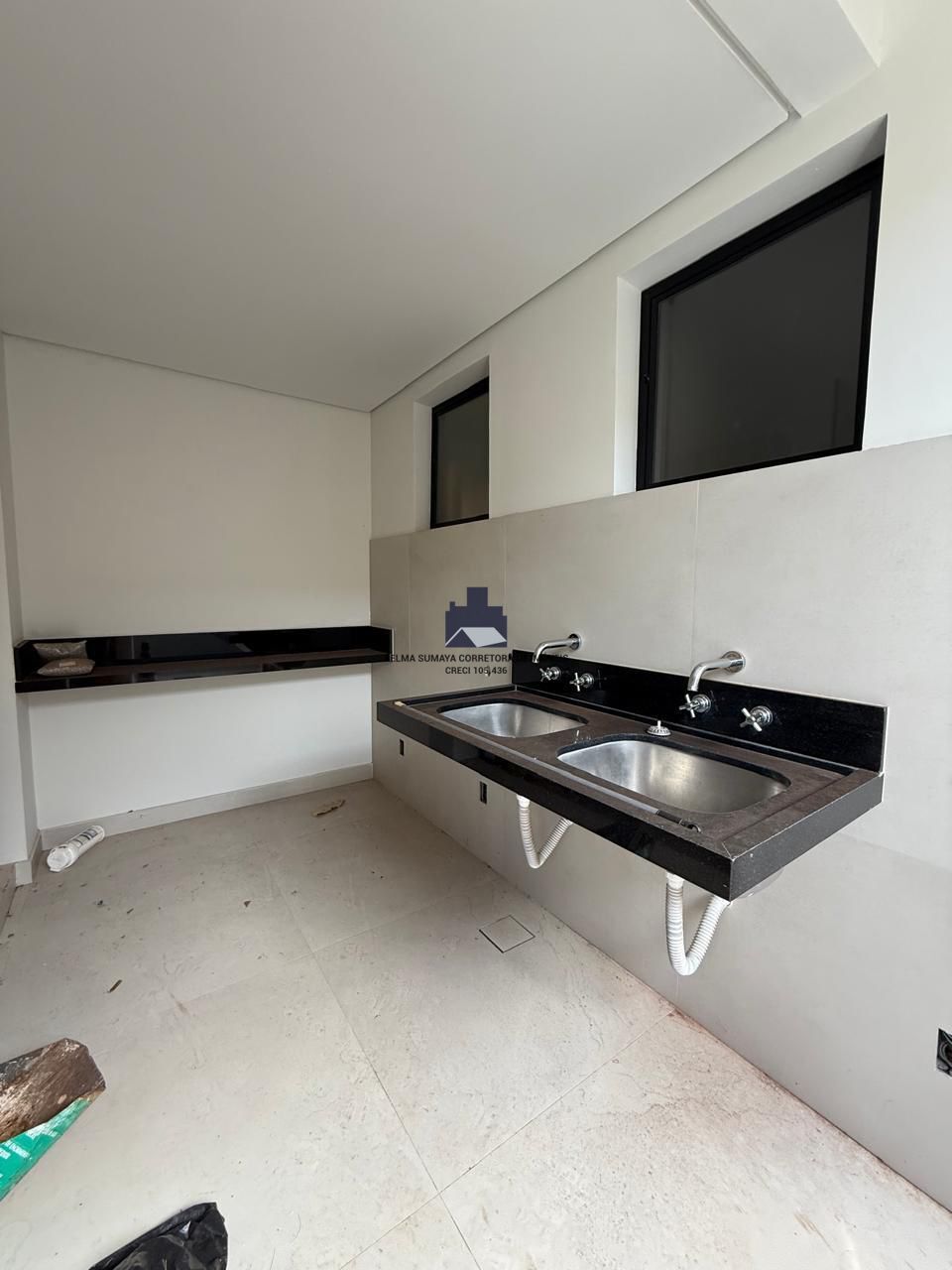 Casa de Condomínio com 3 quartos à venda, 240m² — foto 16 de 30