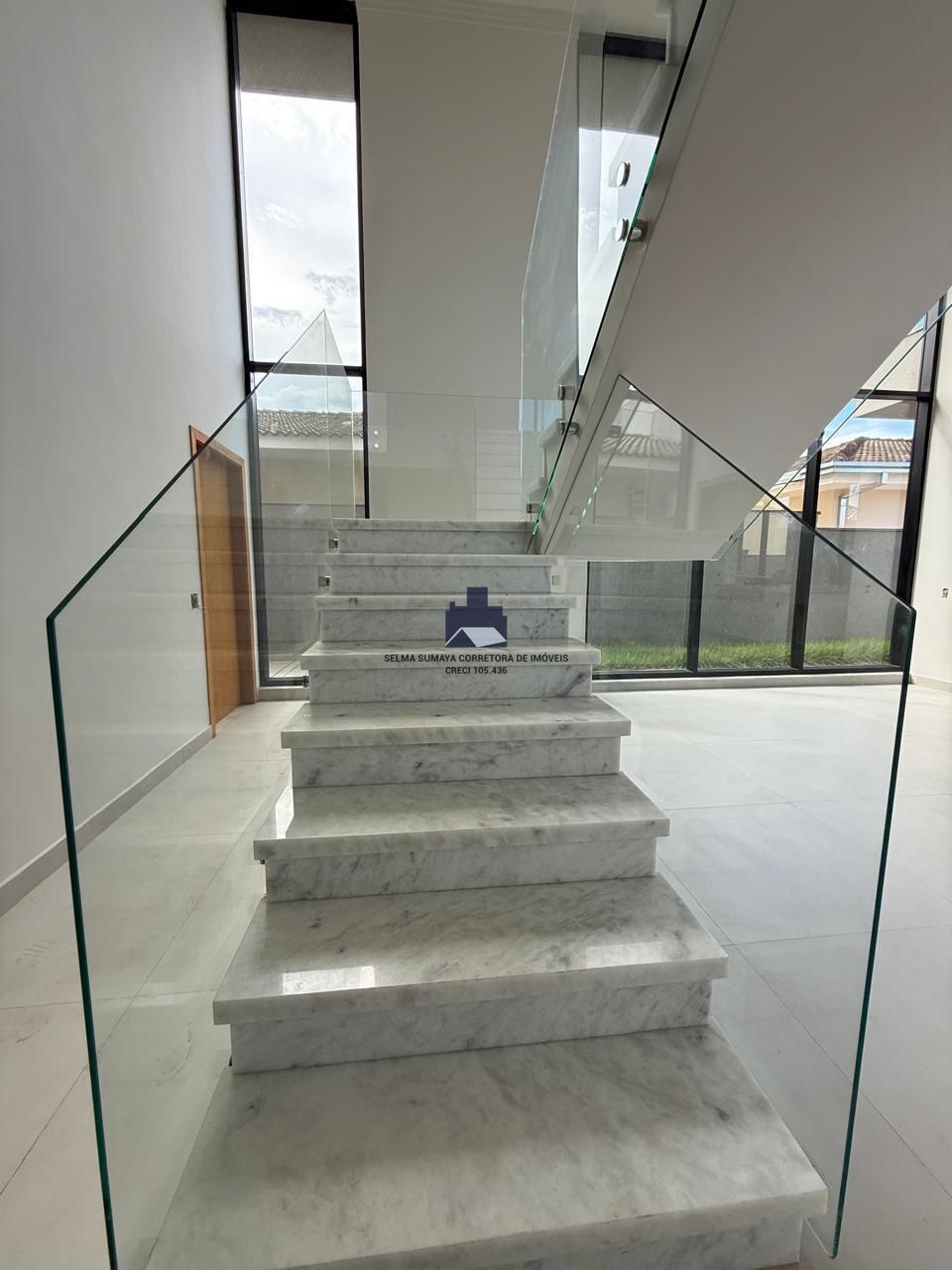 Casa de Condomínio com 3 quartos à venda, 240m² — foto 18 de 30