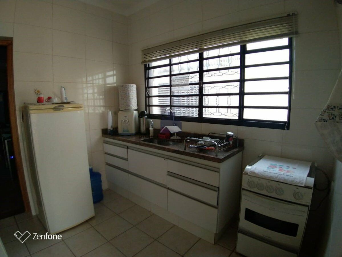 Casa com 3 quartos à venda, 307m² — foto 9 de 29