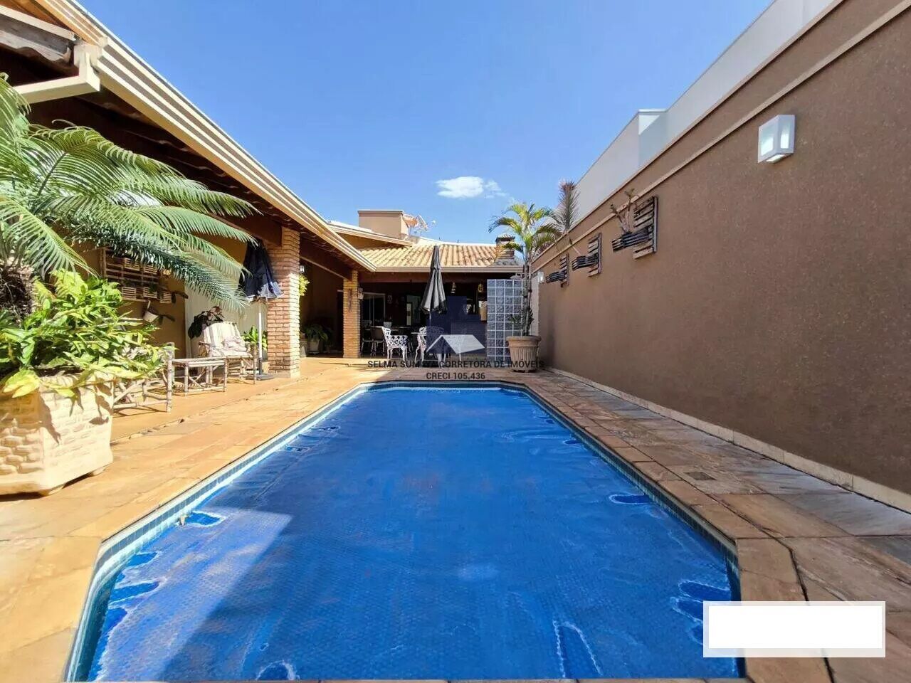 Casa de Condomínio com 3 quartos à venda, 220m² — foto 8 de 28