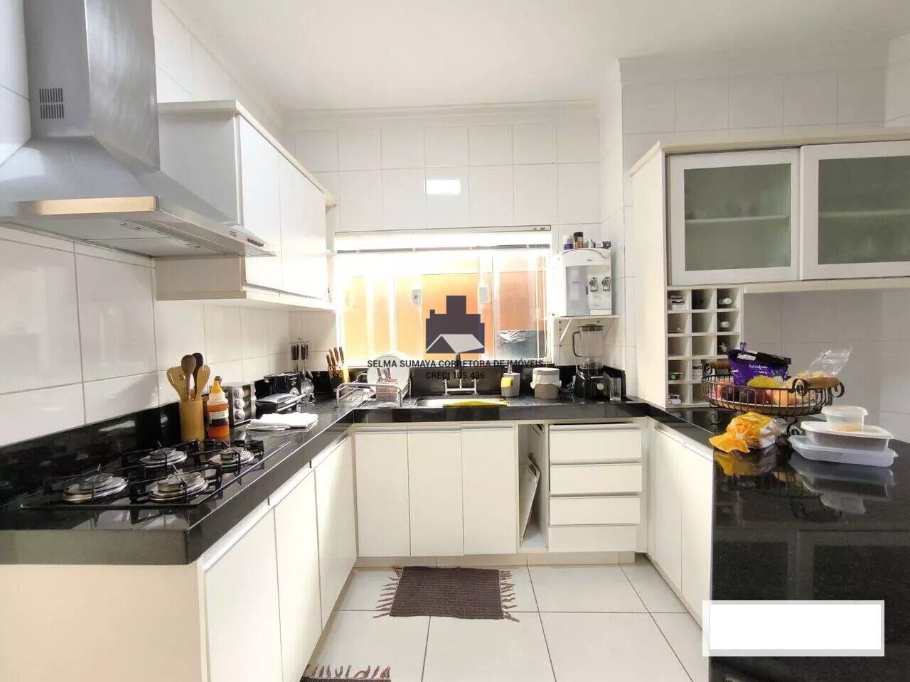 Casa de Condomínio com 3 quartos à venda, 220m² — foto 4 de 28