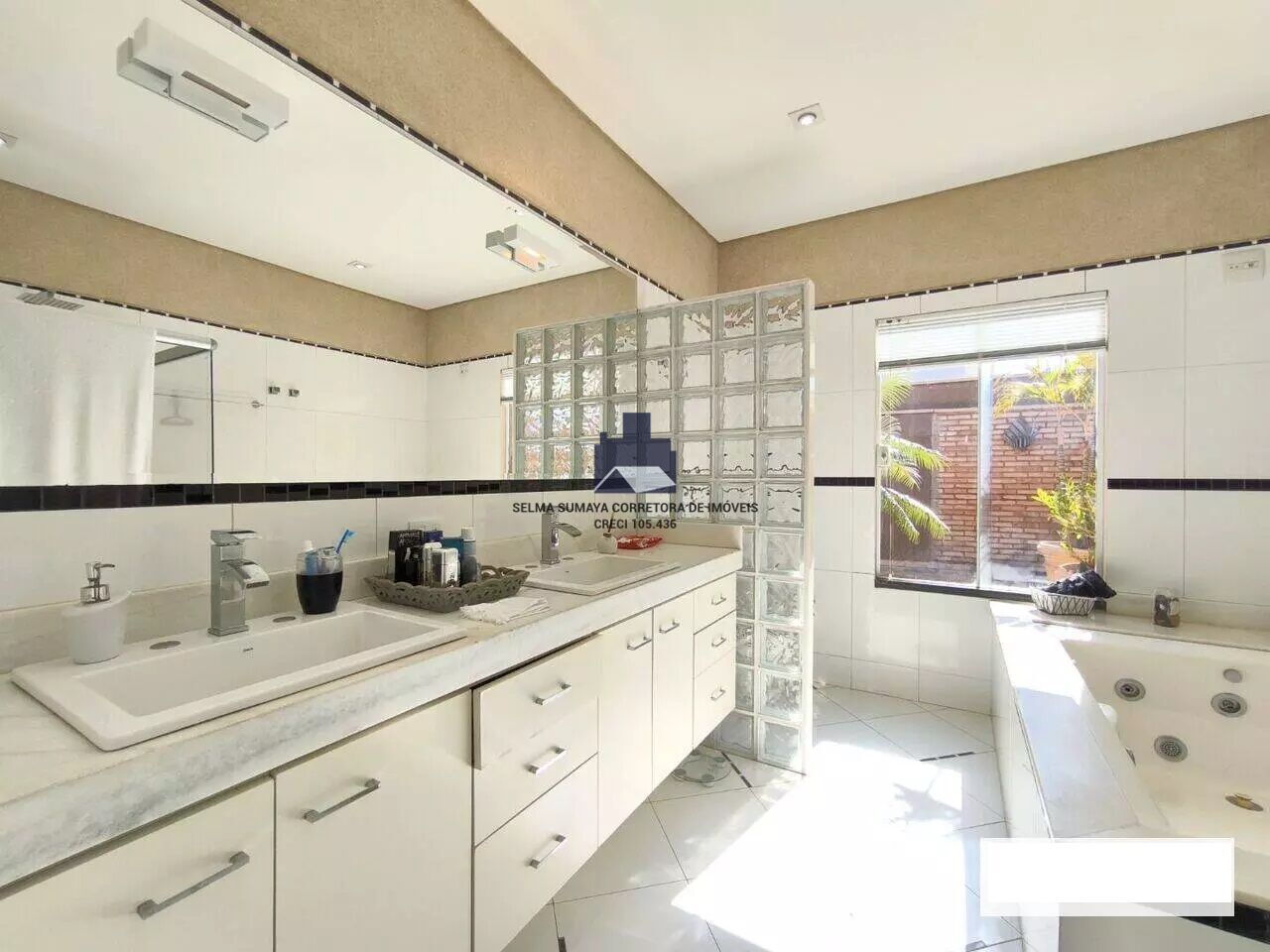 Casa de Condomínio com 3 quartos à venda, 220m² — foto 15 de 28