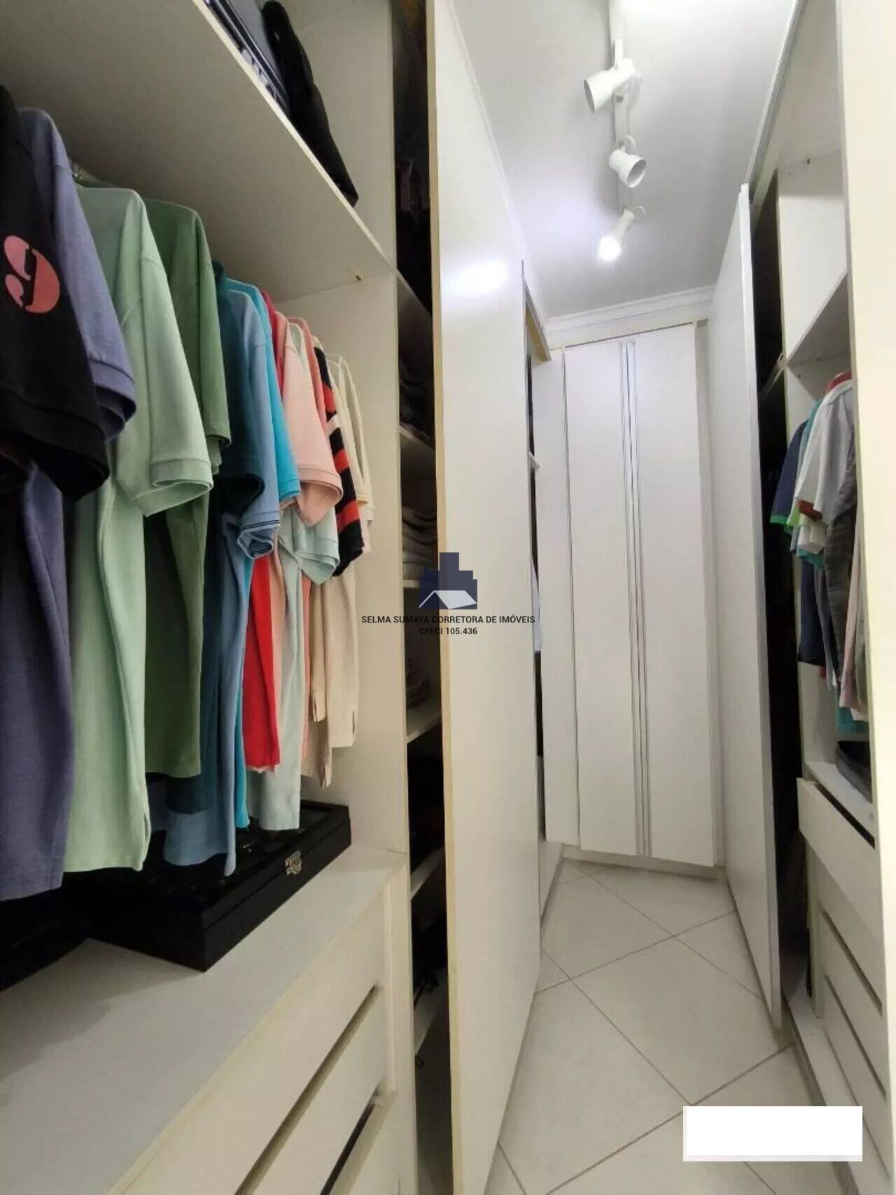 Casa de Condomínio com 3 quartos à venda, 220m² — foto 14 de 28