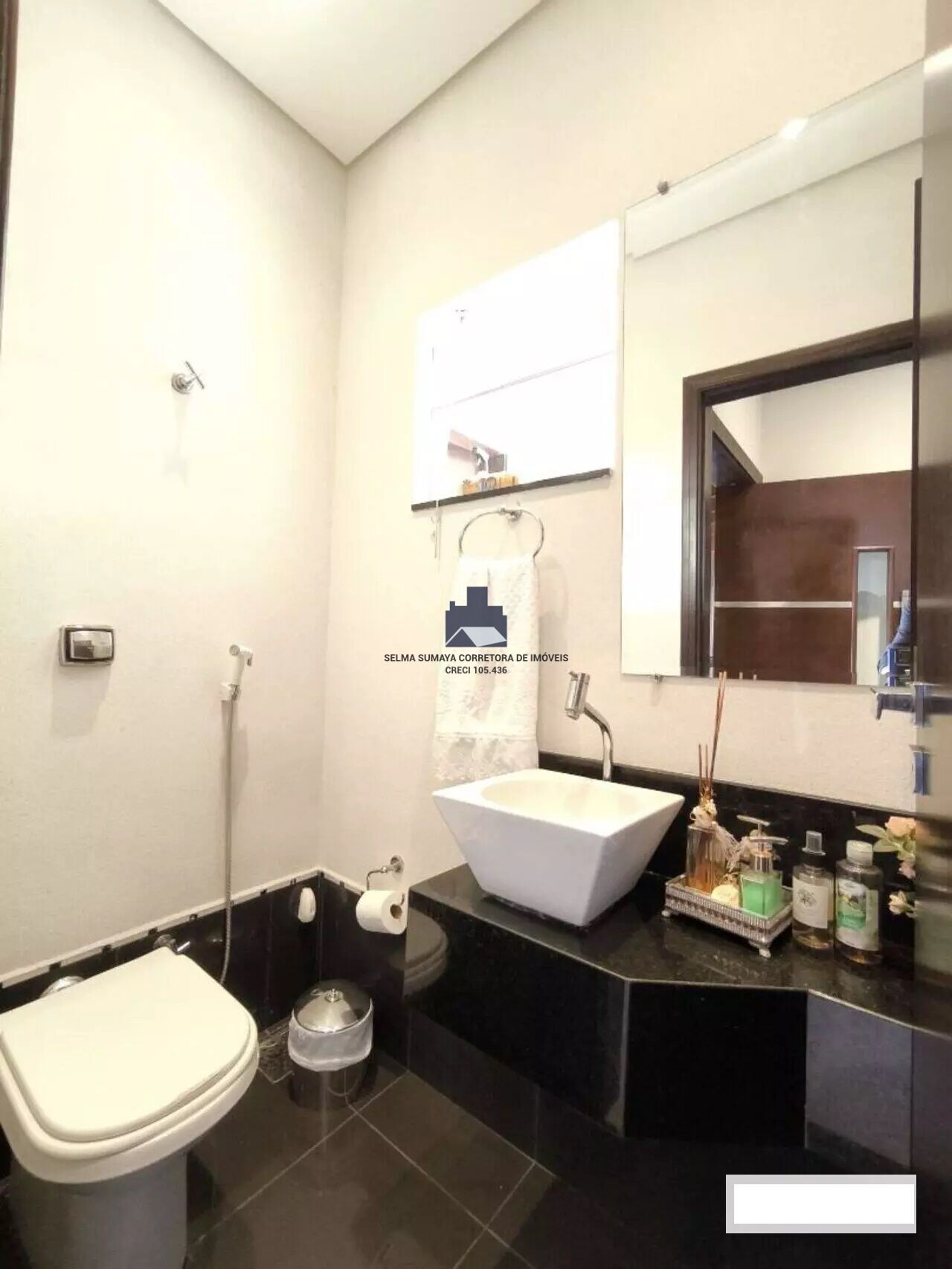 Casa de Condomínio com 3 quartos à venda, 220m² — foto 11 de 28