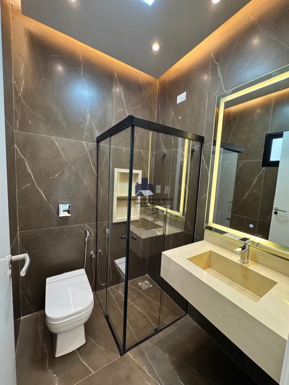 Casa de Condomínio com 3 quartos à venda, 180m² — foto 22 de 43