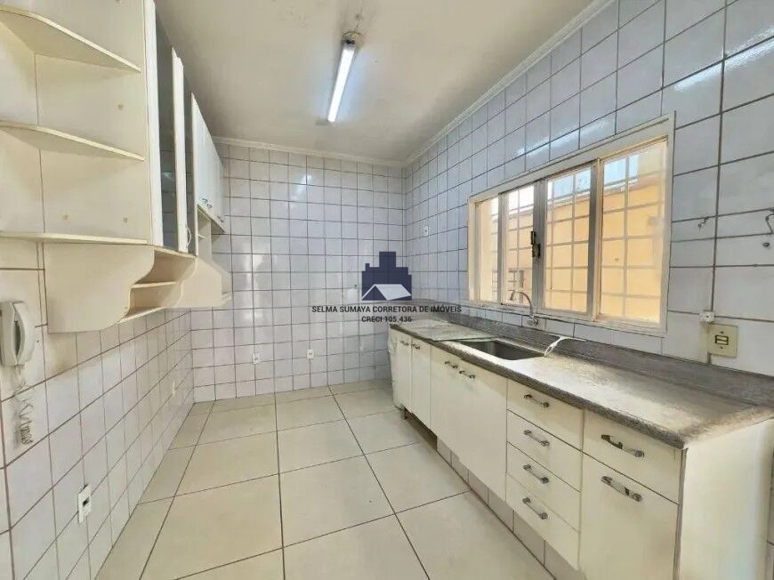 Casa com 3 quartos à venda, 224m² — foto 4 de 18