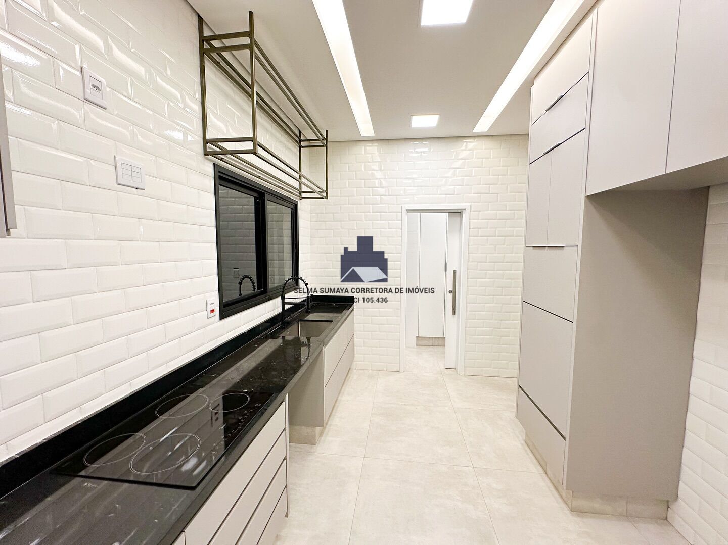 Casa de Condomínio com 3 quartos à venda, 290m² — foto 7 de 10