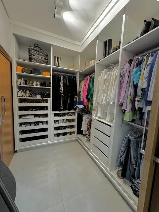 Casa de Condomínio com 3 quartos à venda, 207m² — foto 13 de 18