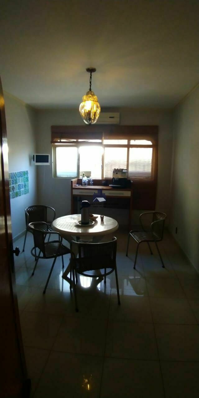 Casa com 3 quartos à venda, 730m² — foto 18 de 28