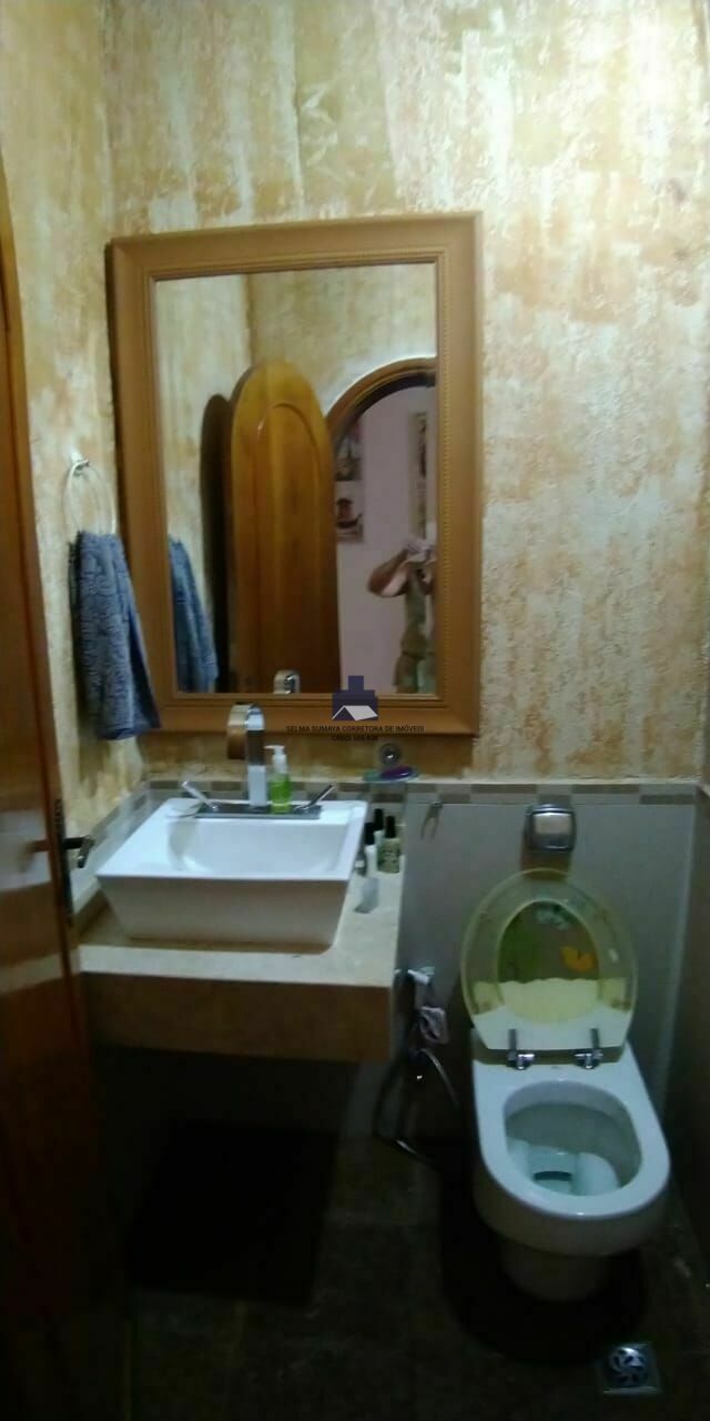 Casa com 3 quartos à venda, 730m² — foto 19 de 28