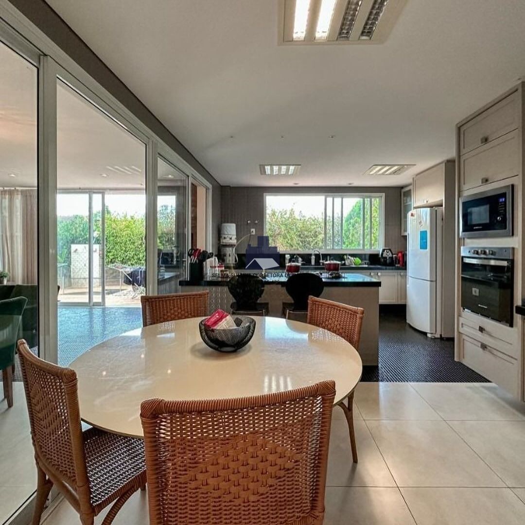 Casa de Condomínio com 3 quartos à venda, 366m² — foto 7 de 10