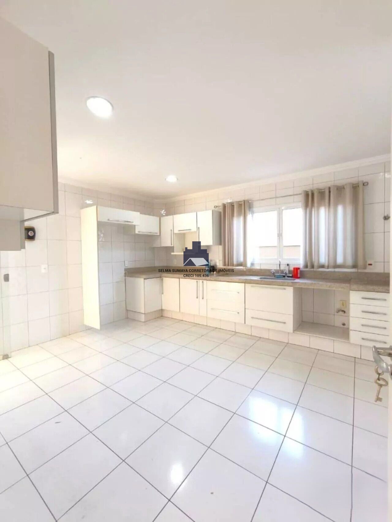 Casa de Condomínio com 4 quartos à venda, 320m² — foto 4 de 25