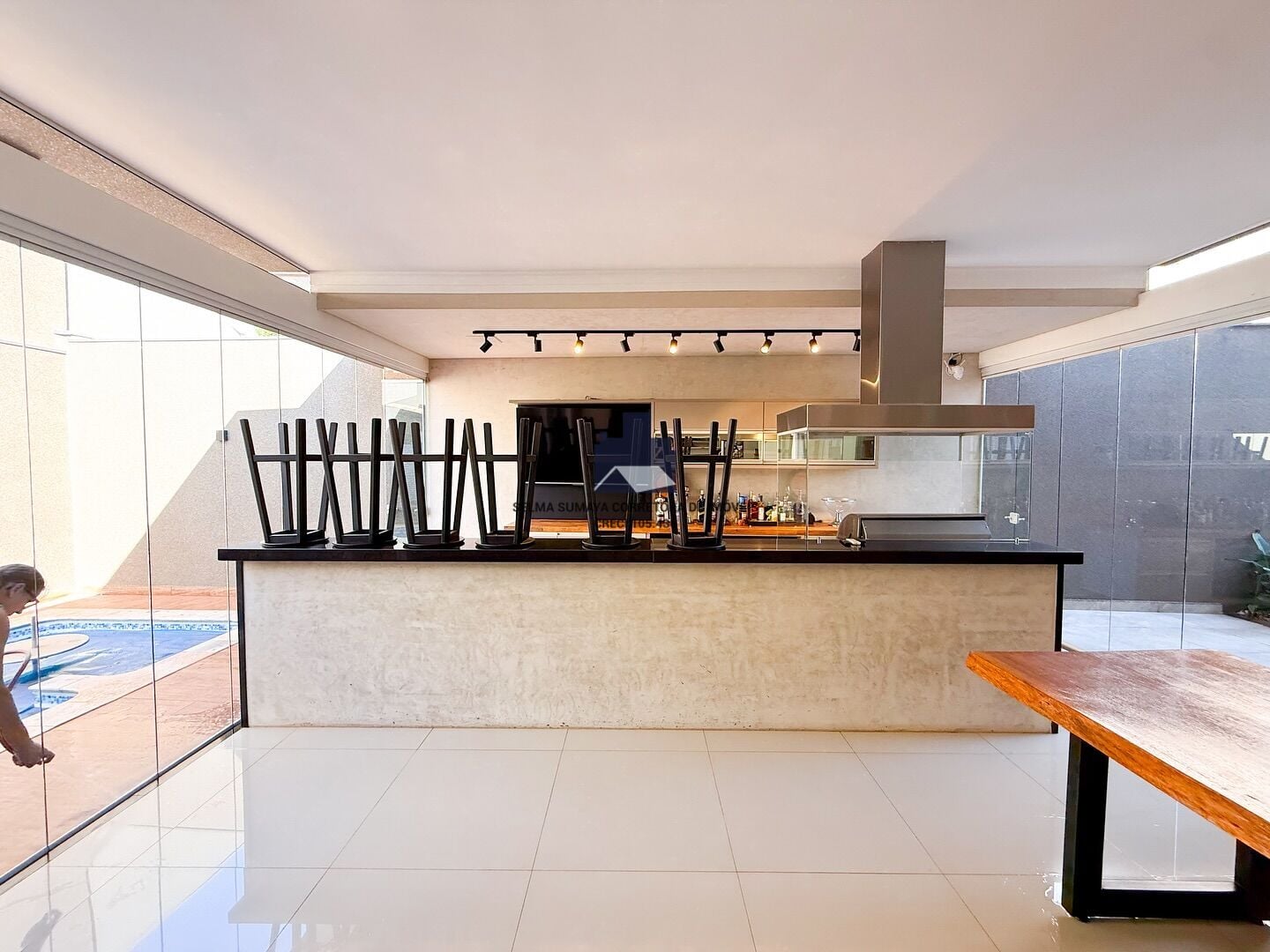 Casa de Condomínio com 4 quartos à venda, 291m² — foto 4 de 19