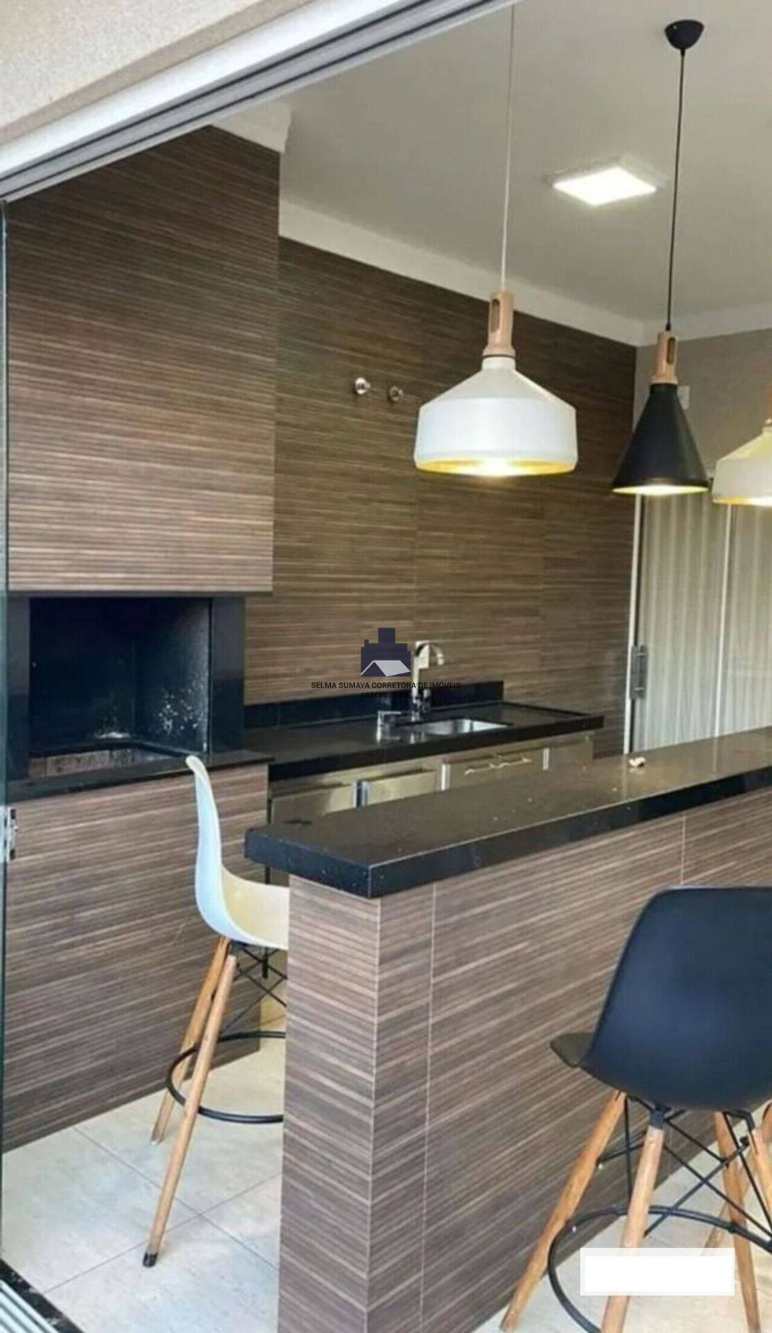 Casa de Condomínio com 4 quartos à venda, 252m² — foto 4 de 13