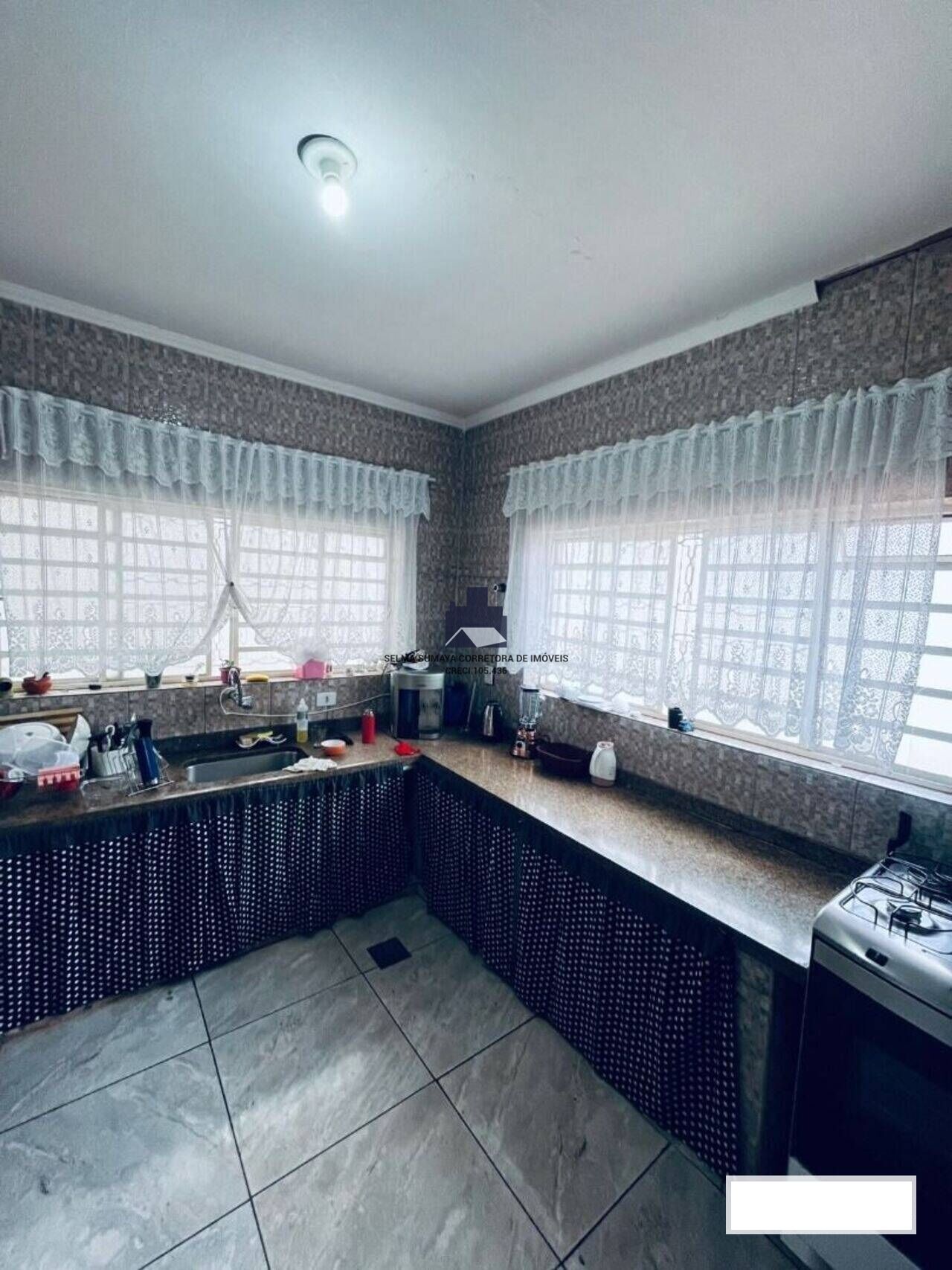 Casa com 3 quartos à venda, 225m² — foto 9 de 15
