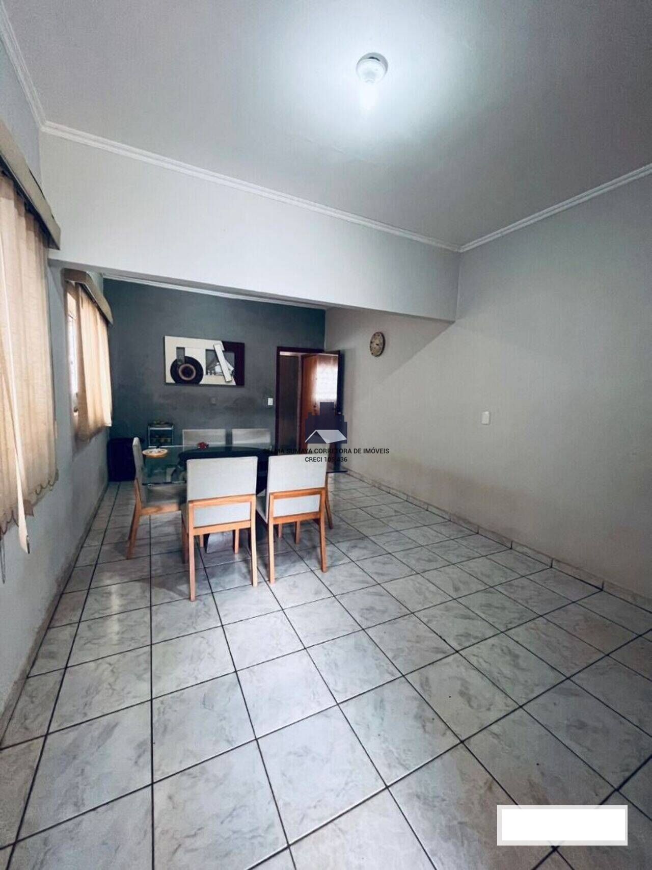 Casa com 3 quartos à venda, 225m² — foto 8 de 15