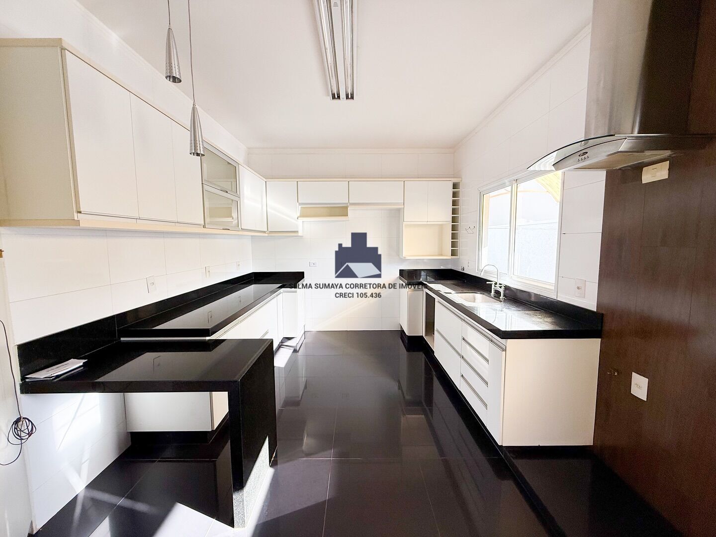 Casa de Condomínio com 3 quartos à venda, 284m² — foto 4 de 17