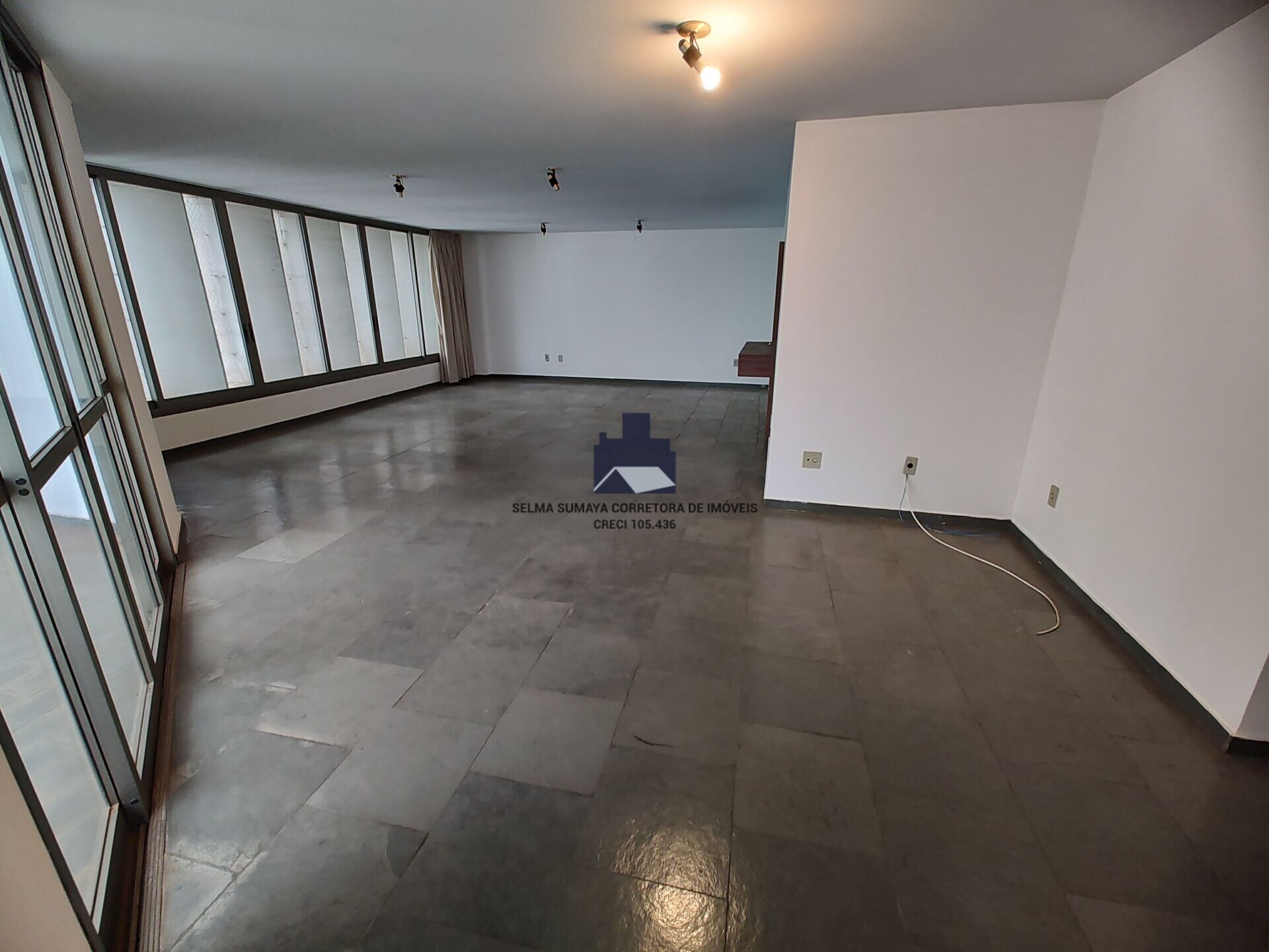 Apartamento com 4 quartos à venda, 230m² — foto 18 de 32