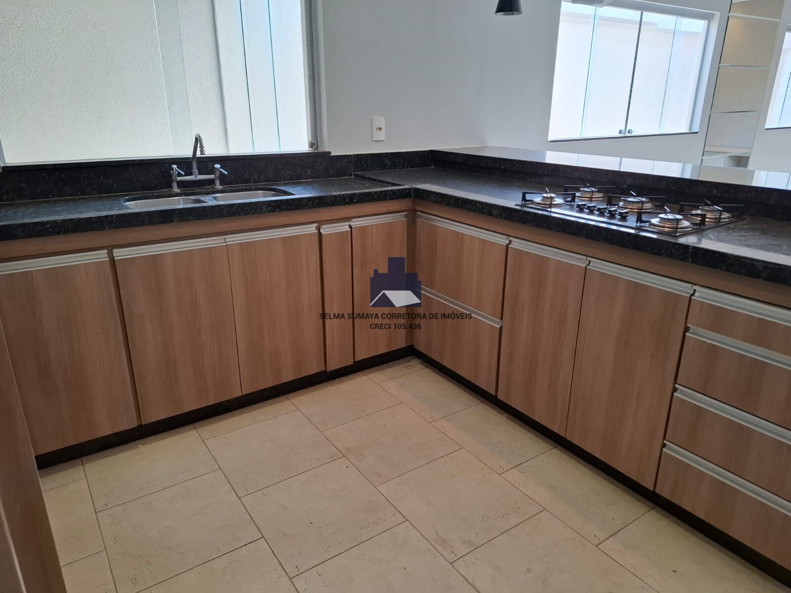Casa de Condomínio com 3 quartos à venda, 190m² — foto 13 de 39