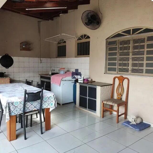 Casa com 3 quartos à venda, 188m² — foto 8 de 17