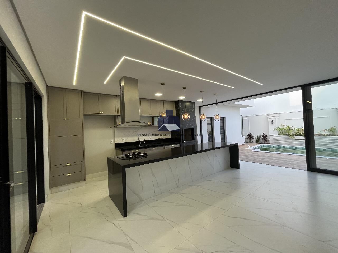 Casa de Condomínio com 3 quartos à venda, 220m² — foto 11 de 25