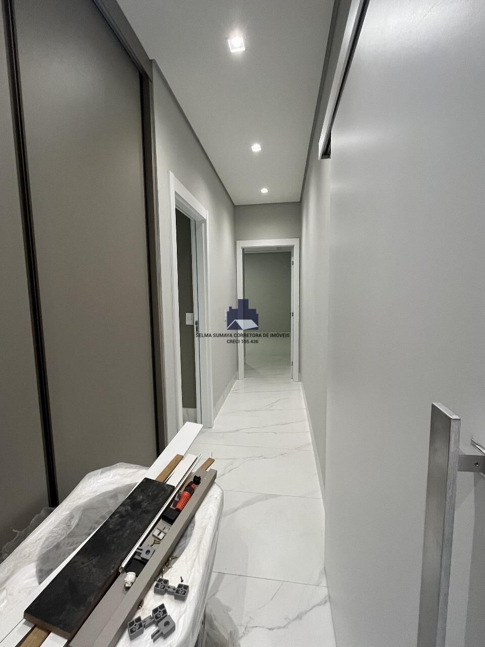 Casa de Condomínio com 3 quartos à venda, 220m² — foto 17 de 25