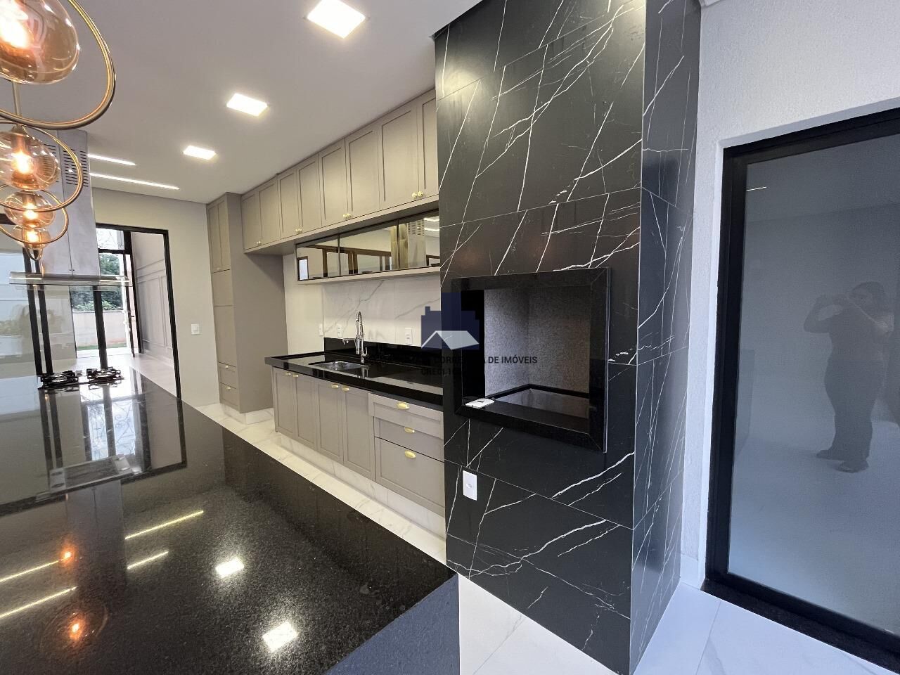 Casa de Condomínio com 3 quartos à venda, 220m² — foto 7 de 25