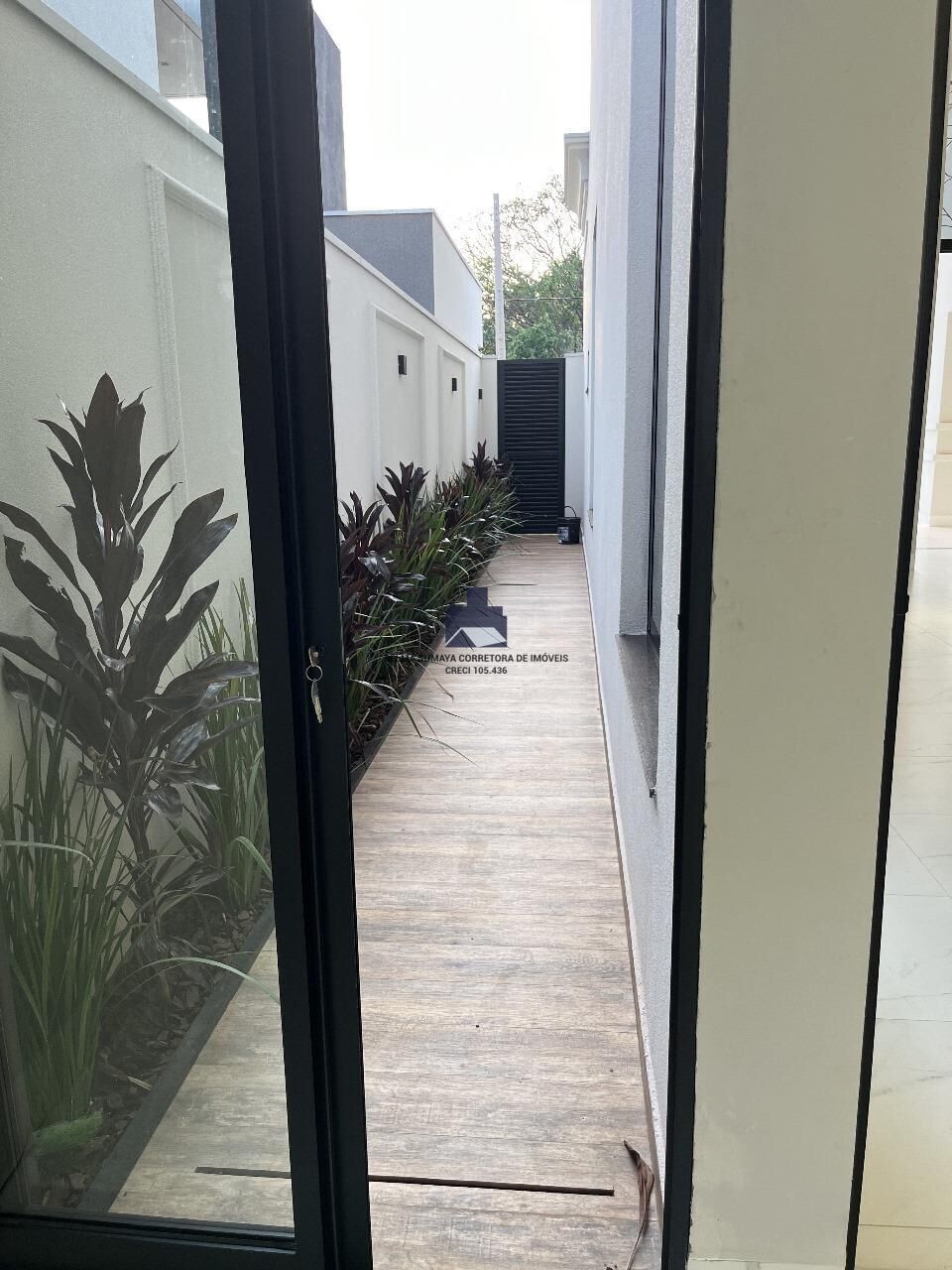 Casa de Condomínio com 3 quartos à venda, 220m² — foto 12 de 25