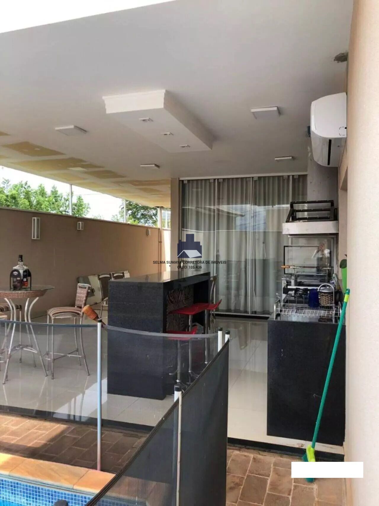 Casa de Condomínio com 3 quartos à venda, 240m² — foto 8 de 26