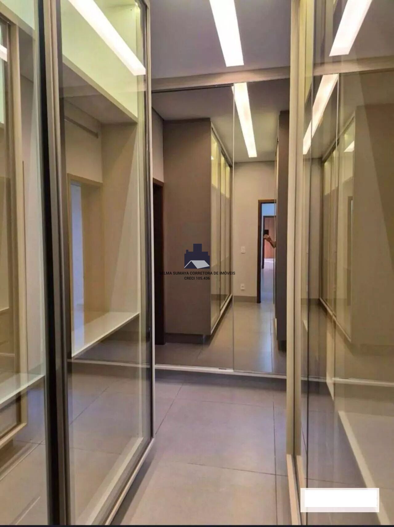 Casa de Condomínio com 4 quartos à venda, 240m² — foto 7 de 7