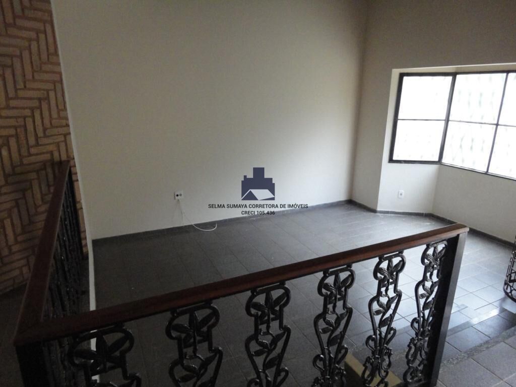 Casa com 3 quartos à venda, 260m² — foto 22 de 24