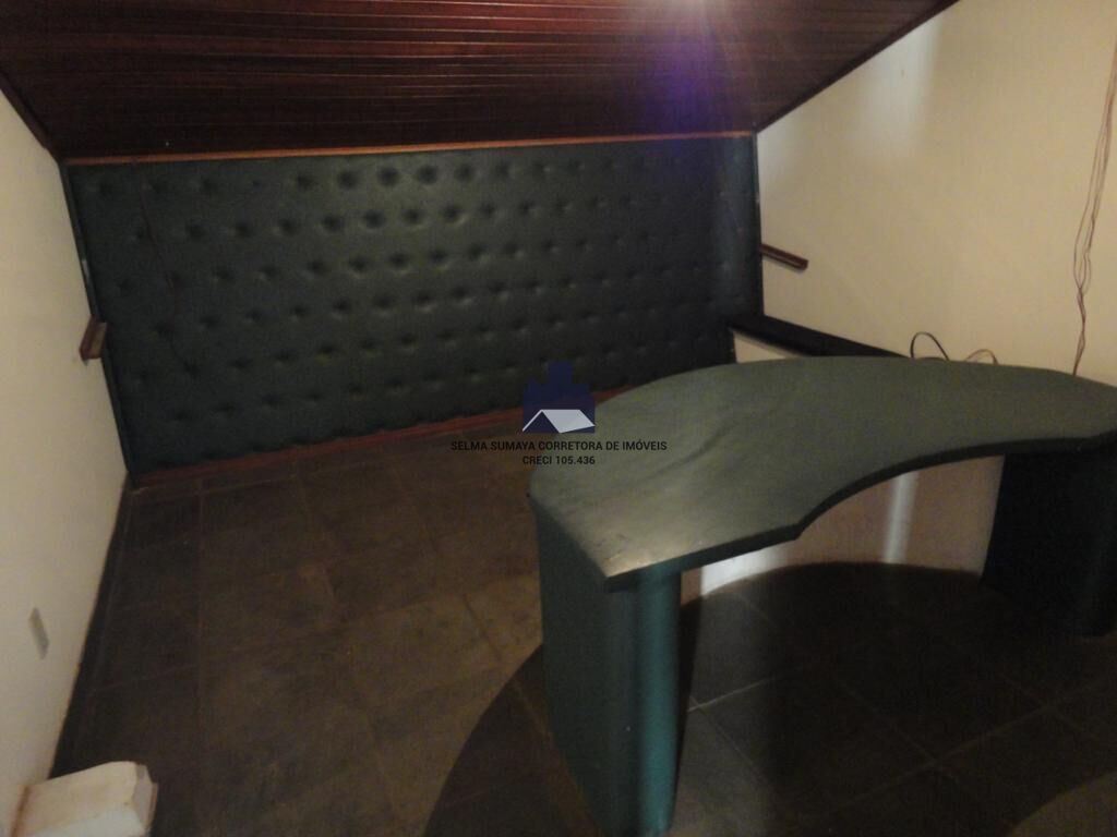 Casa com 3 quartos à venda, 260m² — foto 13 de 24