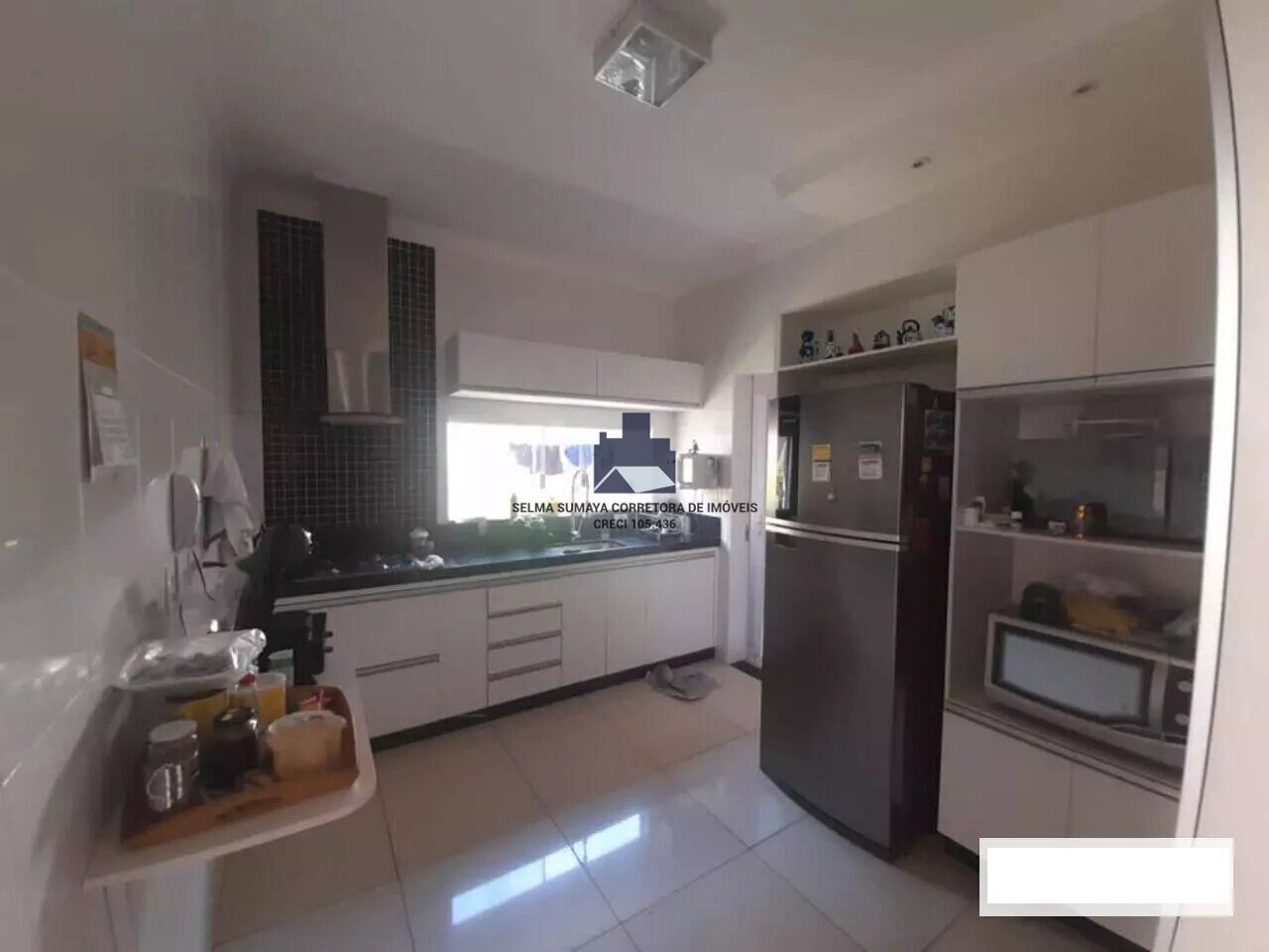 Casa de Condomínio com 3 quartos à venda, 219m² — foto 12 de 21