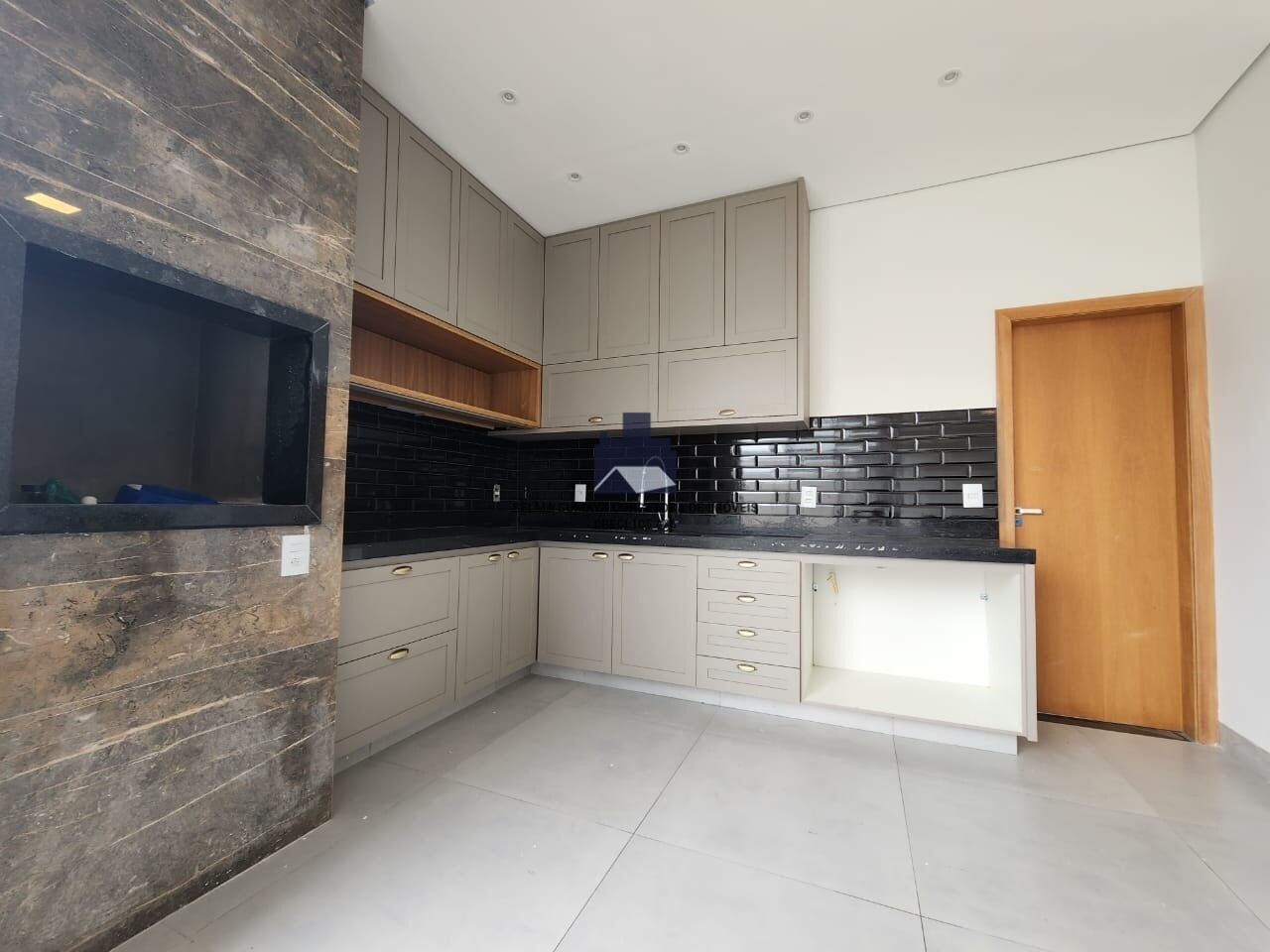 Casa de Condomínio com 3 quartos à venda, 200m² — foto 11 de 15