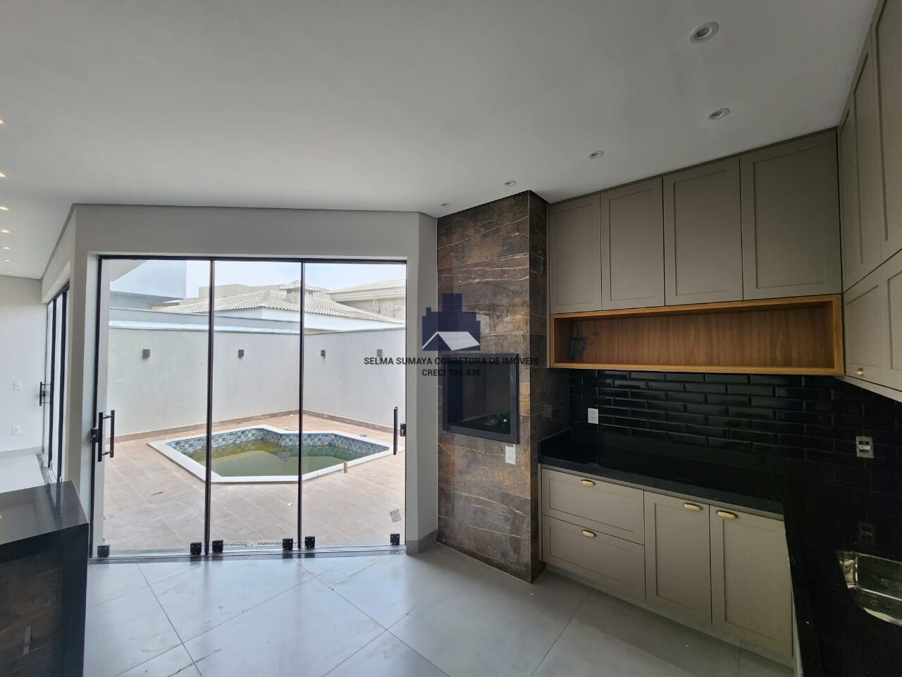 Casa de Condomínio com 3 quartos à venda, 200m² — foto 5 de 15