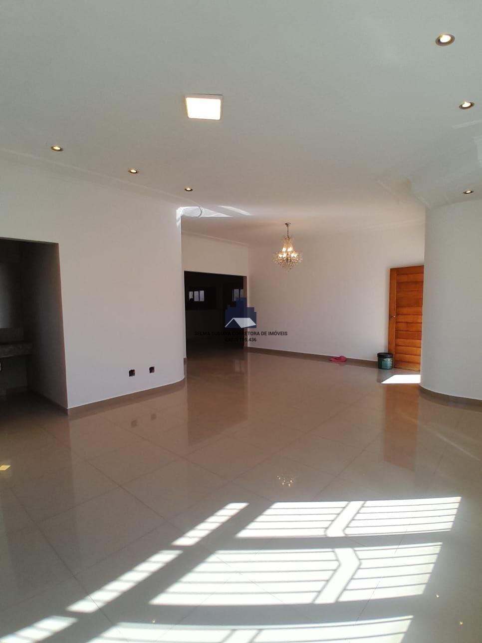 Casa com 3 quartos à venda, 245m² — foto 8 de 23
