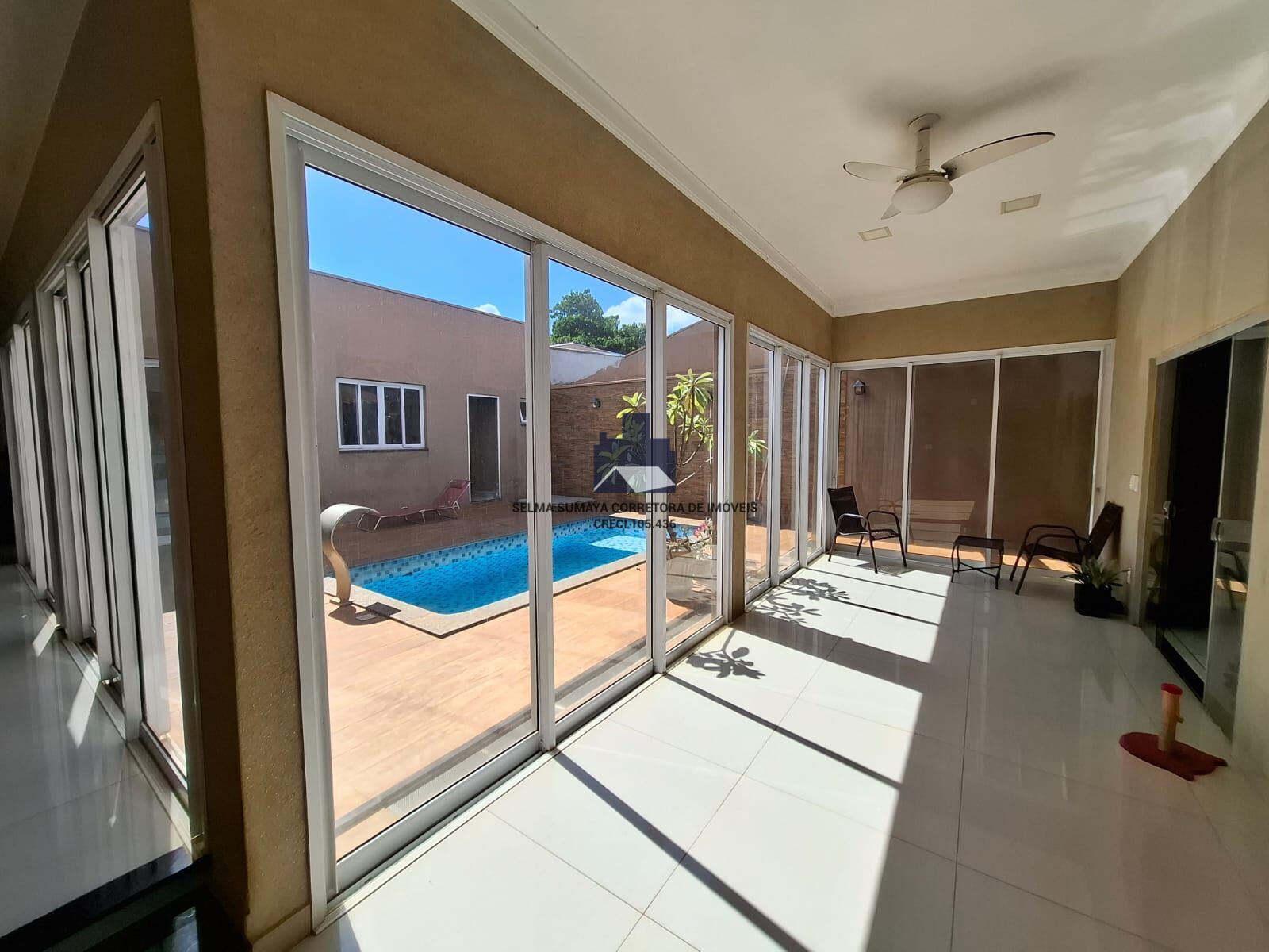 Casa de Condomínio com 3 quartos à venda, 216m² — foto 18 de 23