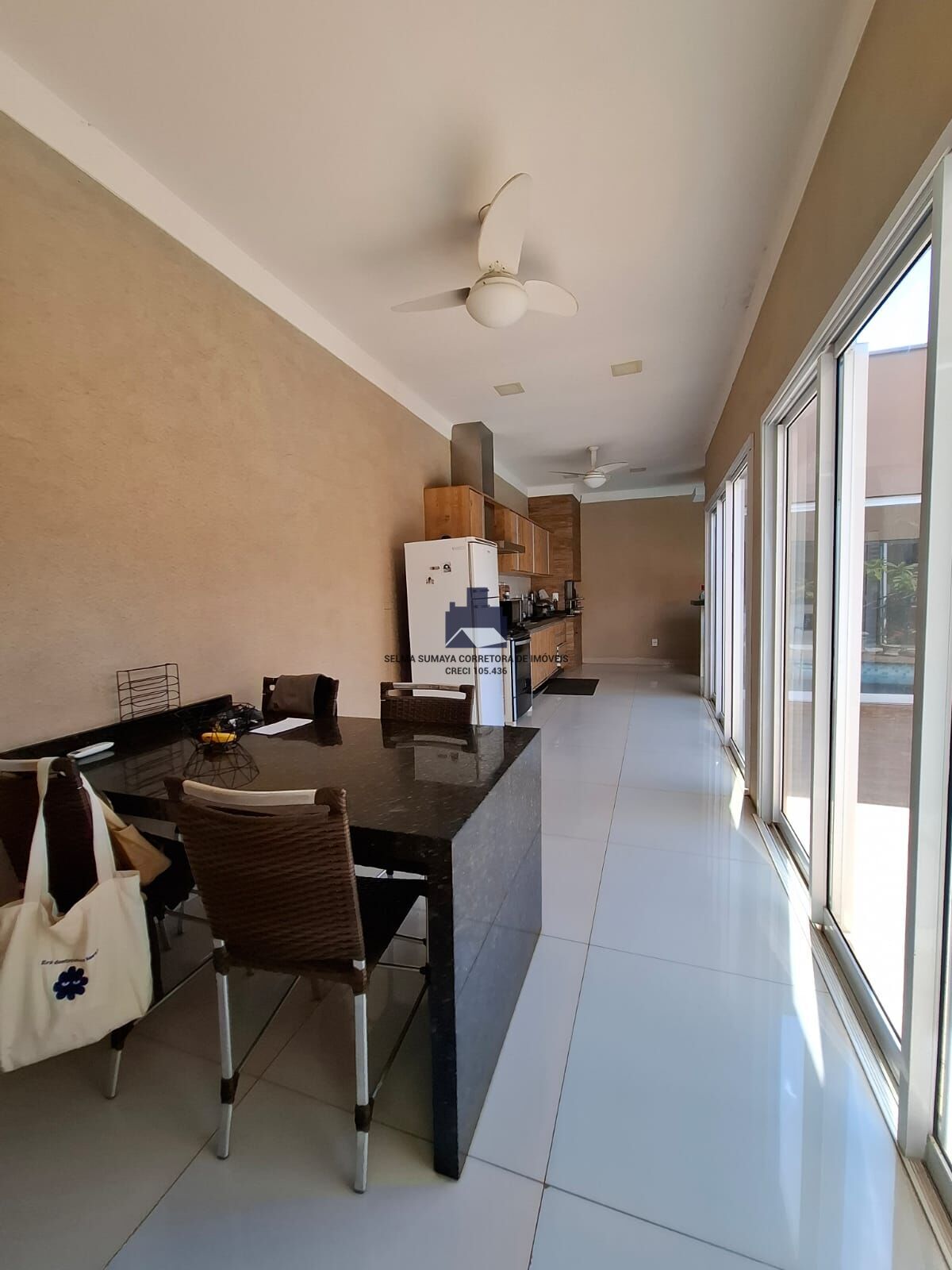 Casa de Condomínio com 3 quartos à venda, 216m² — foto 14 de 23