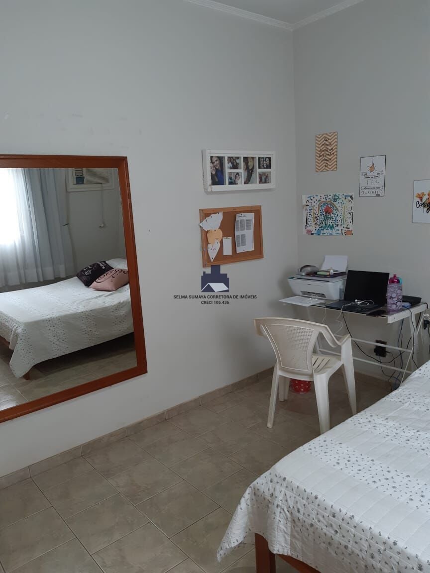 Casa com 3 quartos à venda, 240m² — foto 20 de 28